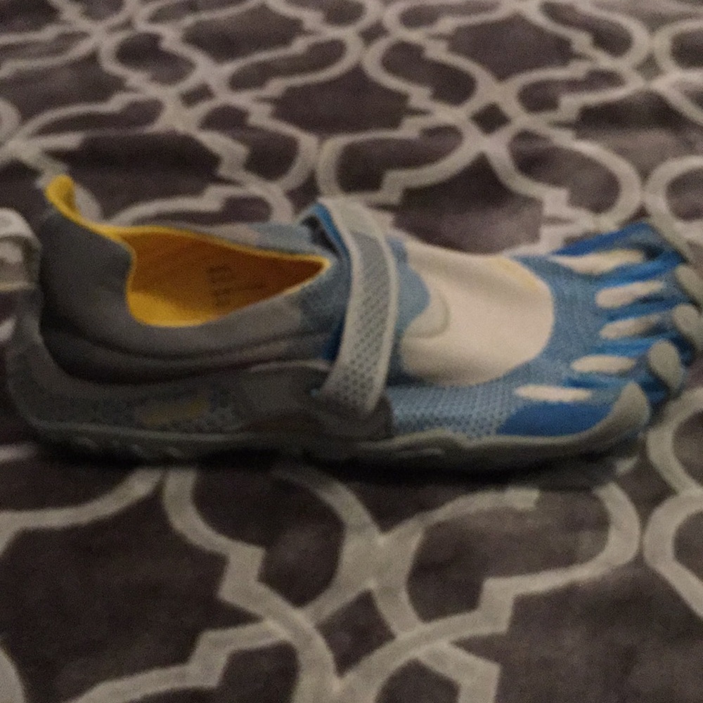 Vibram fivefingers shoes size 41
